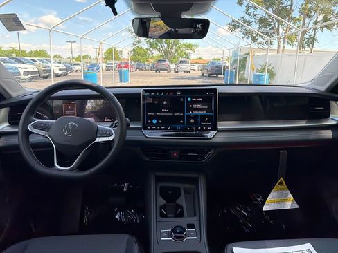 New 2026 Volkswagen Tiguan SE AWD/4WD image 14