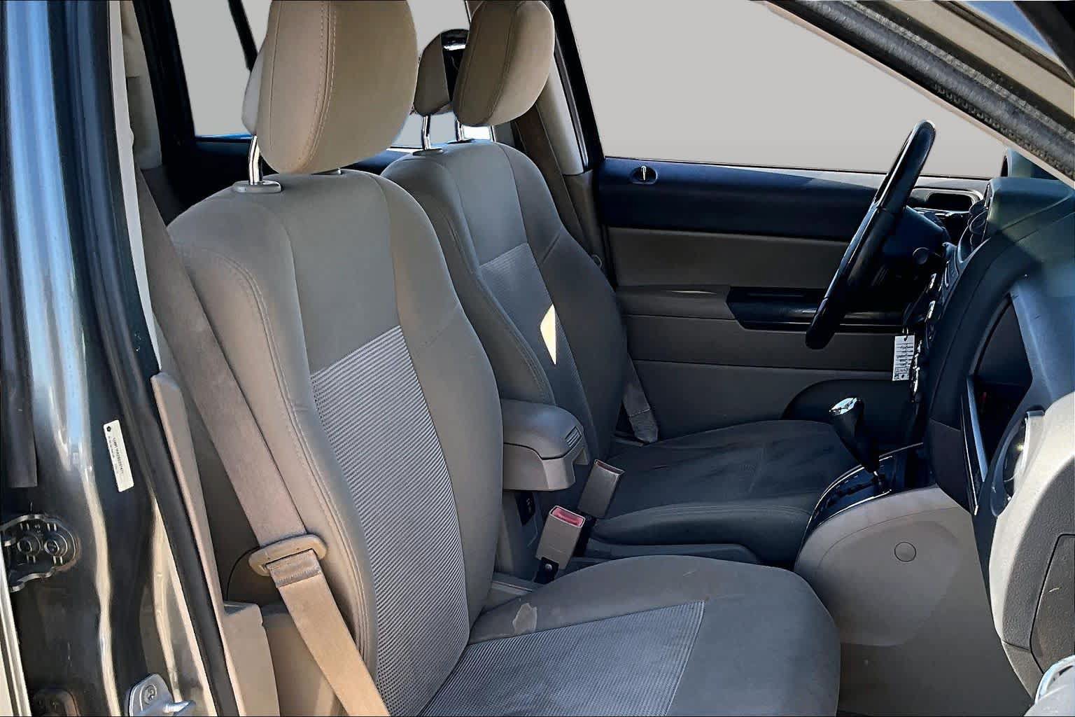 Used 2011 Jeep Compass Sport w/ Sun/Sound Group FWD image 8