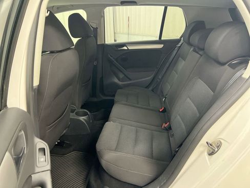 Used 2011 Volkswagen Golf 4-Door FWD image 21