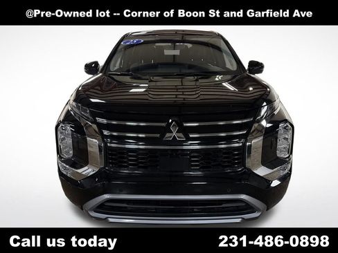 Used 2025 Mitsubishi Outlander SE AWD/4WD image 10