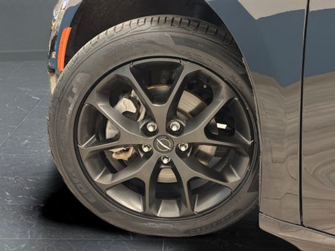 Used 2023 Chrysler Pacifica Touring-L w/ Uconnect Theater Family Group AWD/4WD image 39