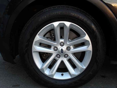 Used 2013 Ford Explorer XLT image 36