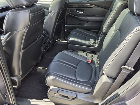 Used 2023 Honda Pilot Elite image 11