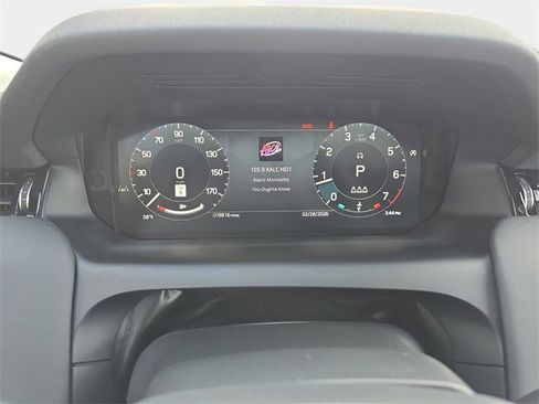 Used 2025 Land Rover Discovery Sport S image 22