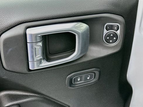 Used 2024 Jeep Wrangler Unlimited AWD/4WD image 15