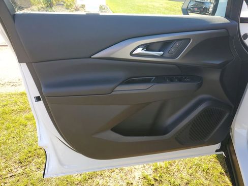 New 2026 Chevrolet Equinox EV LT image 18