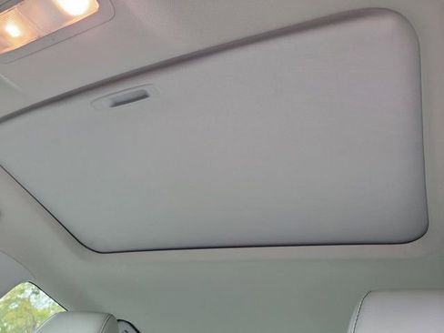 Used 2013 Toyota Avalon Limited image 26