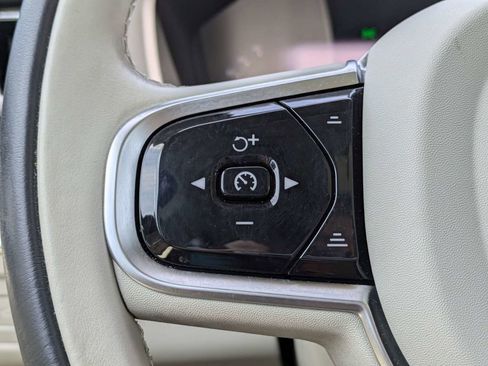 Certified 2024 Volvo XC60 T8 Plus w/ Protection Package Premier AWD/4WD image 34