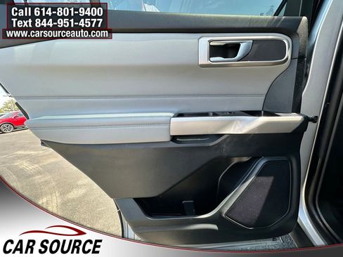 Used 2024 Ford Explorer XLT w/ Equipment Group 202A AWD/4WD image 26
