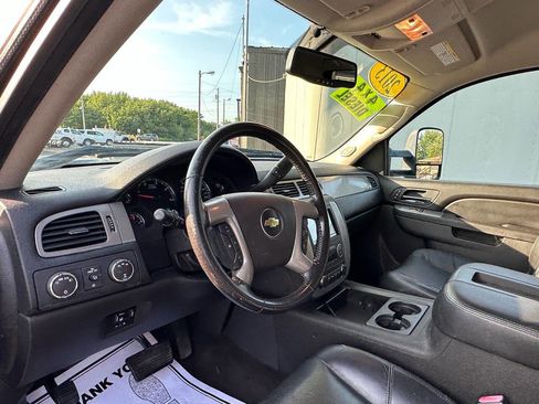 Used 2013 Chevrolet Silverado 2500 LTZ w/ LTZ Plus Package image 10