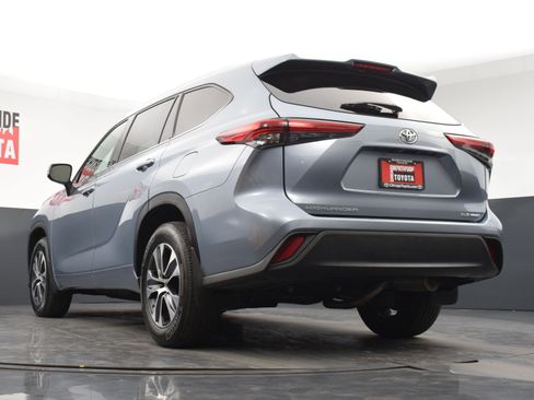 Used 2022 Toyota Highlander XLE image 31