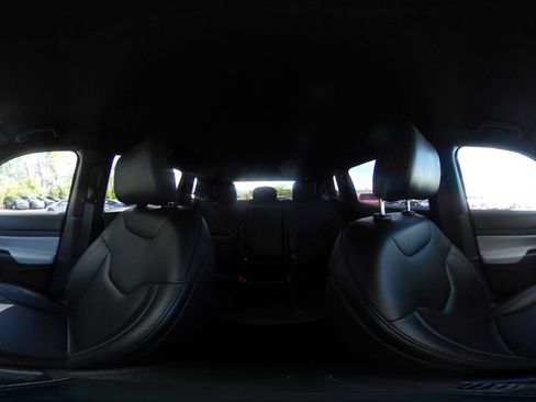 Used 2025 Jeep Compass Limited image 43