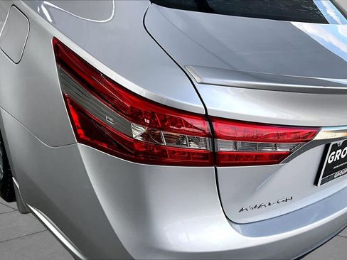 Used 2014 Toyota Avalon XLE FWD image 28