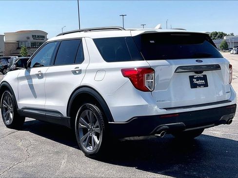 Used 2024 Ford Explorer XLT w/ Equipment Group 202A AWD/4WD image 13