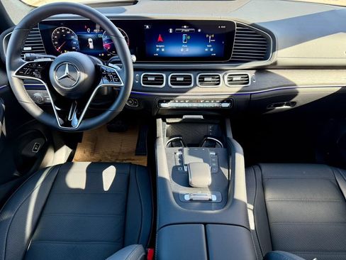 Used 2025 Mercedes-Benz GLE 580 4MATIC image 2