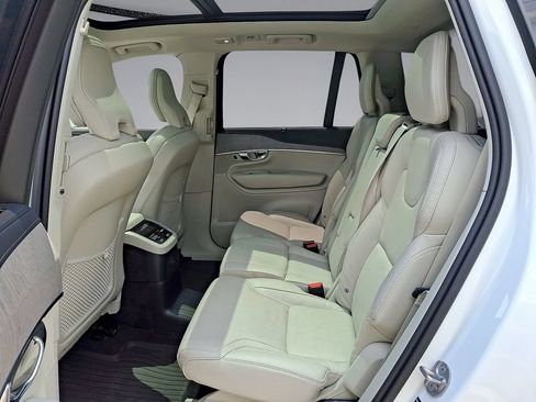 Certified 2025 Volvo XC90 T8 Ultra w/ Protection Package Premier AWD/4WD image 26