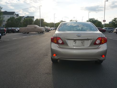 Used 2010 Toyota Corolla FWD image 4