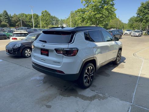 Used 2024 Jeep Compass Limited AWD/4WD image 4