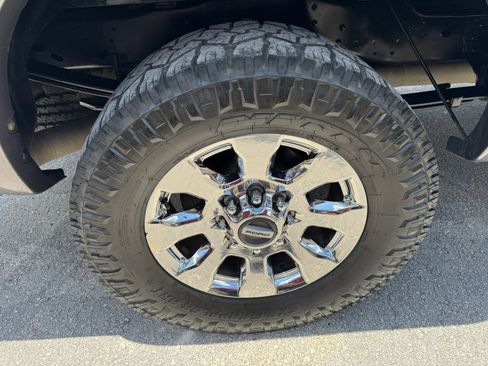 Used 2011 Ford F250 Lariat w/ Lariat Ultimate Pkg AWD/4WD image 41