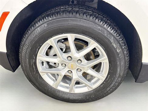 Used 2023 Chevrolet Equinox LT image 31