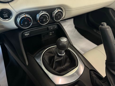 Used 2021 MAZDA MX-5 Miata RF Grand Touring image 34