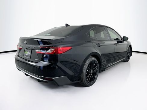 Used 2025 Toyota Camry SE FWD image 9