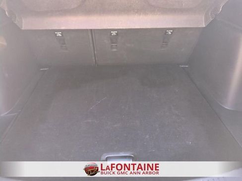 Used 2025 Buick Envista Preferred image 23