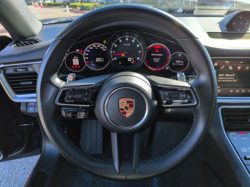 Used 2023 Porsche Panamera 4 image 18