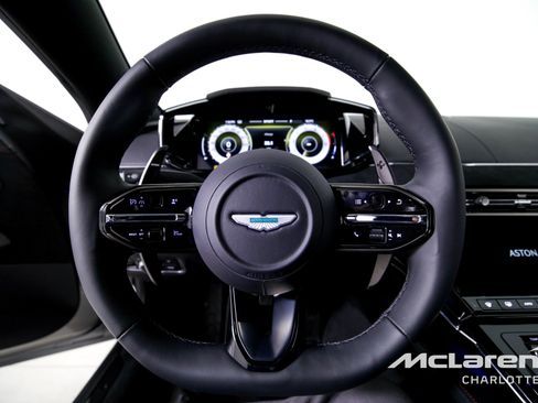 Used 2025 Aston Martin V8 Vantage Coupe image 13