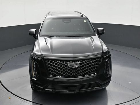 Used 2025 Cadillac Escalade ESV Sport w/ LPO, ONYX Package RWD image 18