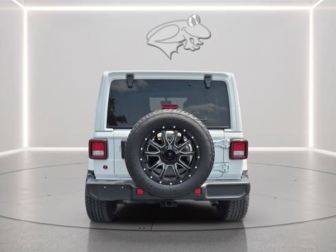 Used 2022 Jeep Wrangler Unlimited Sahara w/ Cold Weather Group AWD/4WD image 6