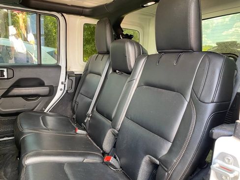 Used 2023 Jeep Wrangler Unlimited Rubicon 392 w/ Xtreme Recon 35" Tire Package AWD/4WD image 10