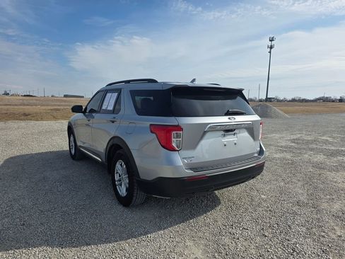 Used 2020 Ford Explorer XLT w/ Comfort Package image 5