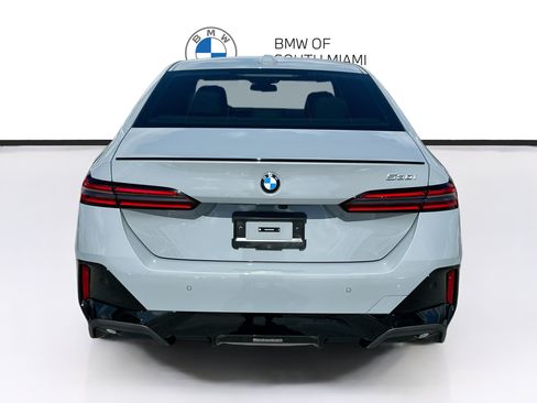 Used 2025 BMW 530i w/ M Sport Package RWD image 6