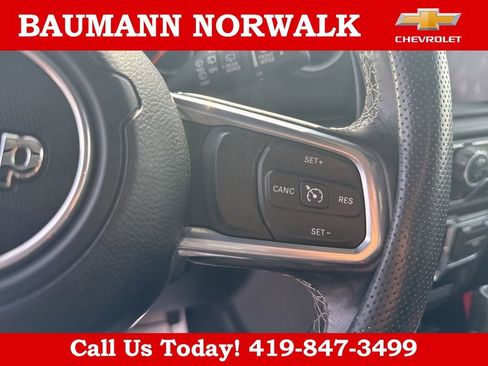 Used 2020 Jeep Wrangler Unlimited Sahara AWD/4WD image 14