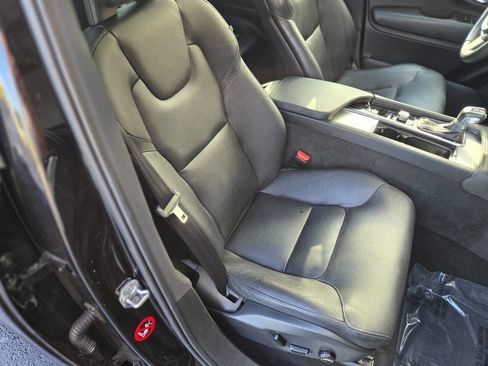Used 2018 Volvo XC90 T5 Momentum image 15