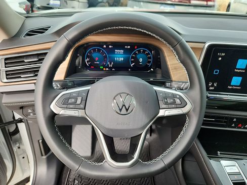 New 2026 Volkswagen Atlas SE image 16