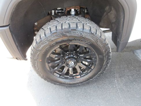 Used 2024 GMC Sierra 3500 SLE w/ SLE Convenience Package AWD/4WD image 15