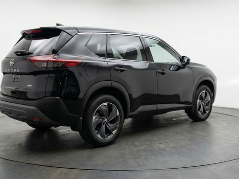 Used 2025 Nissan Rogue SV AWD/4WD image 9