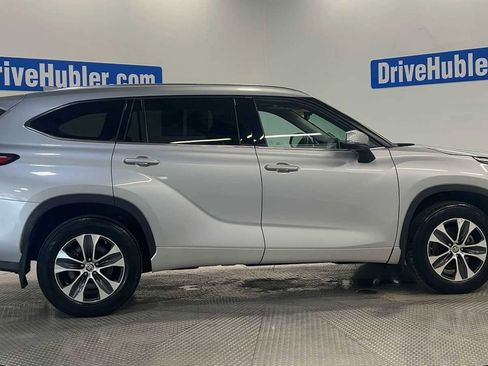 Used 2020 Toyota Highlander XLE image 9