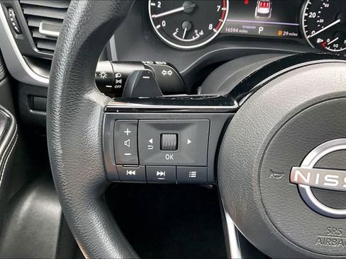 Used 2023 Nissan Rogue SV FWD image 16