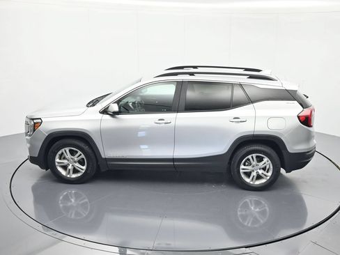 Used 2022 GMC Terrain SLE w/ Driver Convenience Package FWD image 34