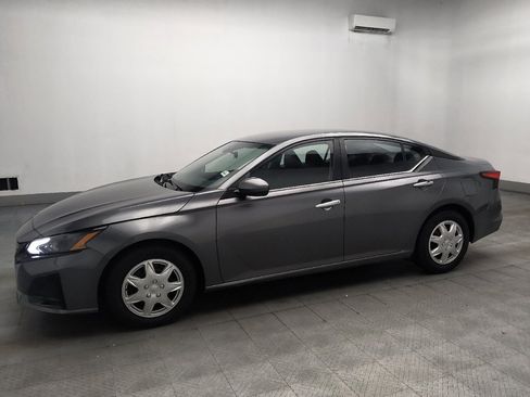 Used 2023 Nissan Altima 2.5 S FWD image 2