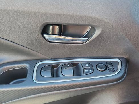 New 2025 Nissan Versa SR w/ Trunk Package image 28