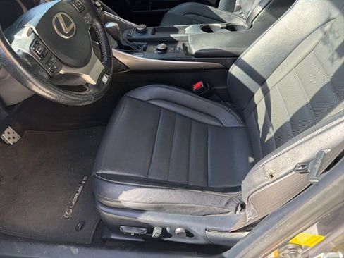 Used 2018 Lexus IS 300 image 7