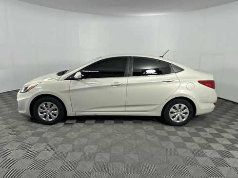 Used 2016 Hyundai Accent SE FWD image 5