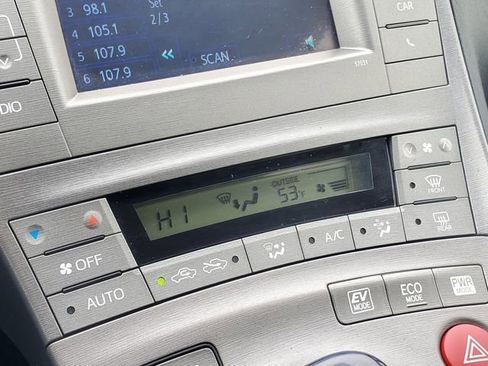 Used 2013 Toyota Prius Two FWD image 16