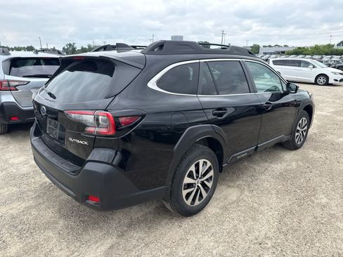 Used 2025 Subaru Outback Premium w/ Popular Package #1A AWD/4WD image 3