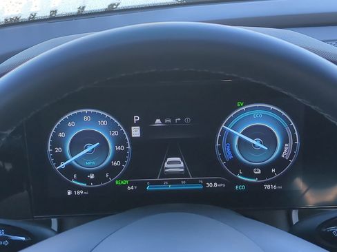 Used 2025 Hyundai Elantra Limited image 26