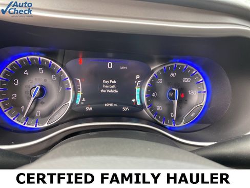 Used 2024 Chrysler Pacifica Touring-L image 35